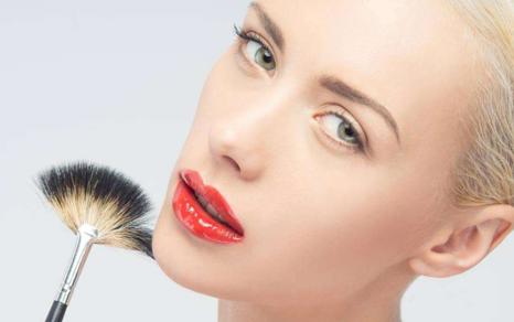 皮肤干燥不能使用化妆品怎么办? 皮肤干燥不能使用化妆品怎么办?