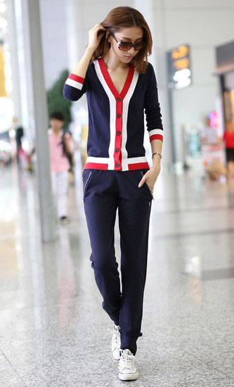 V领运动休闲套装 V领运动休闲套装