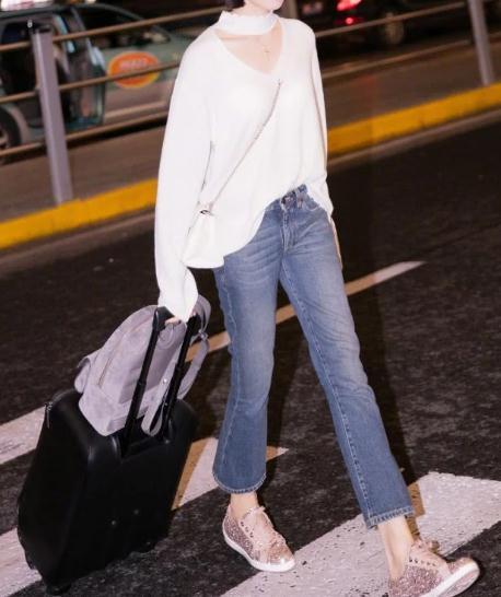 V领毛衣怎么搭配2019 V领毛衣怎么搭配2019