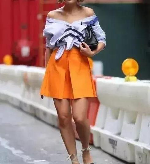 女神时髦一字领搭配：气质又清凉且还有点小性感