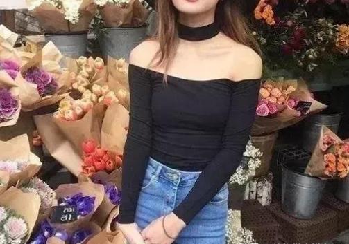 女神时髦一字领搭配：气质又清凉且还有点小性感