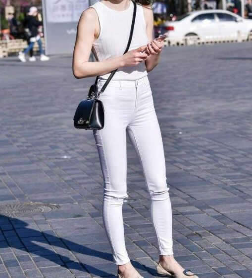 微胖小姐姐时尚穿搭:时尚又优雅让人过目不忘 微胖小姐姐时尚穿搭:时尚又优雅让人过目不忘