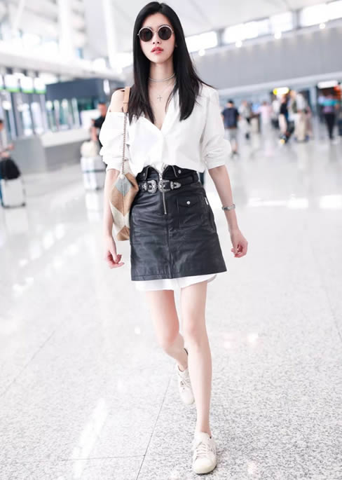 教你白衬衫时尚穿搭:白衬衫如何穿搭示范图片 教你白衬衫时尚穿搭:白衬衫如何穿搭示范图片