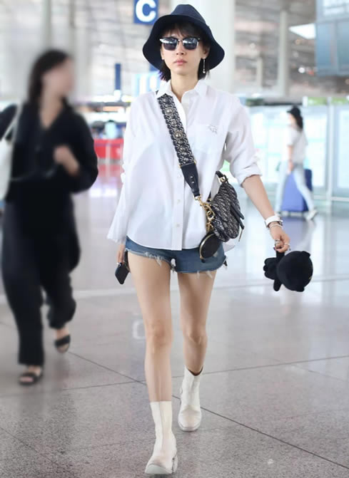 教你白衬衫时尚穿搭:白衬衫如何穿搭示范图片 教你白衬衫时尚穿搭:白衬衫如何穿搭示范图片