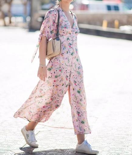 各种时尚V领穿衣:显瘦美爆了 各种时尚V领穿衣:显瘦美爆了