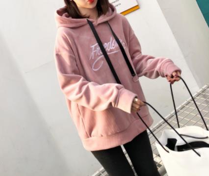 时尚青春有活力的卫衣:2018秋季最火单品穿不腻 时尚青春有活力的卫衣:2018秋季最火单品穿不腻