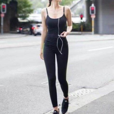 美女时尚打底裤靓丽搭配:女人身姿丰盈魅力甜美 美女时尚打底裤靓丽搭配:女人身姿丰盈魅力甜美