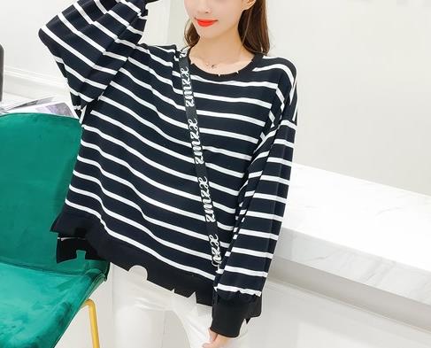 时尚青春有活力的卫衣:2018秋季最火单品穿不腻 时尚青春有活力的卫衣:2018秋季最火单品穿不腻