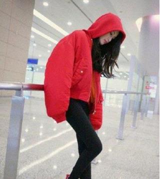 皮肤黄穿什么最显白,黄黑皮的5种禁忌颜色千万别碰 皮肤黑黄穿什么衣服最显白,正红色最好别选择