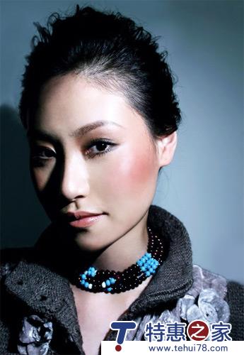 如何使用腮红修饰脸型